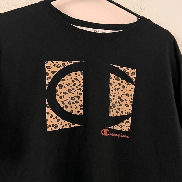 NWT Champion Leopard Print Logo Black Cropped Shirt Sleeve T-Shirt Size Medium - Picture 5 of 13